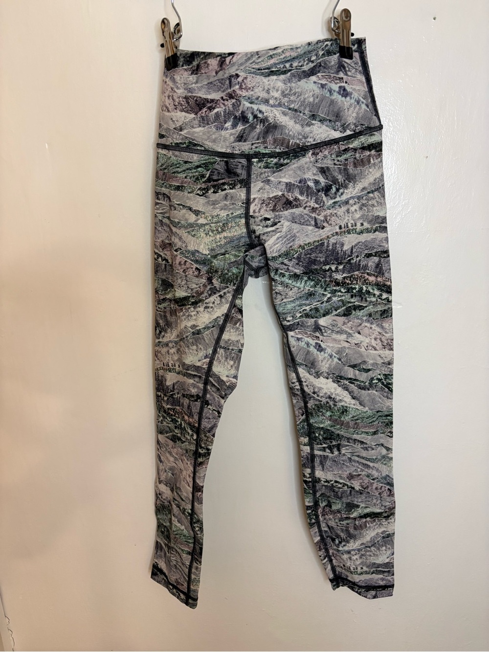 lululemon athletica High-Rise Patterned Leggings in Gray & Green